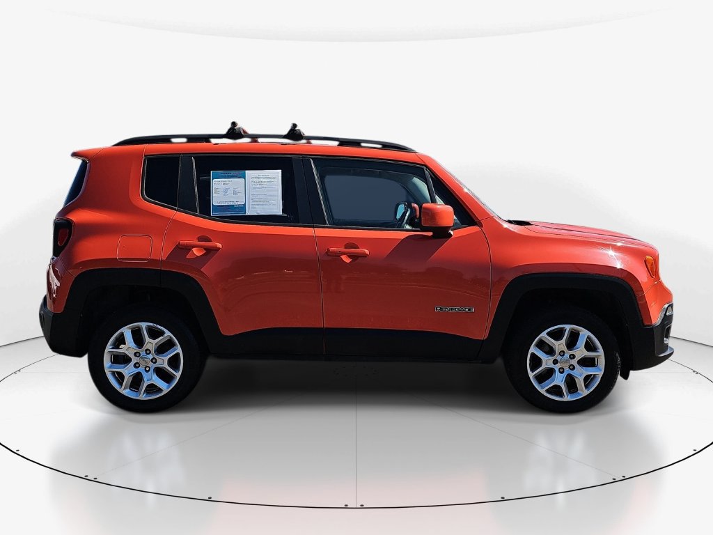 Used 2016 Jeep Renegade Latitude AWD/4WD image 5