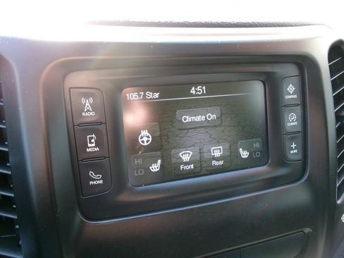 Used 2016 Jeep Cherokee Latitude w/ Cold Weather Group AWD/4WD image 8