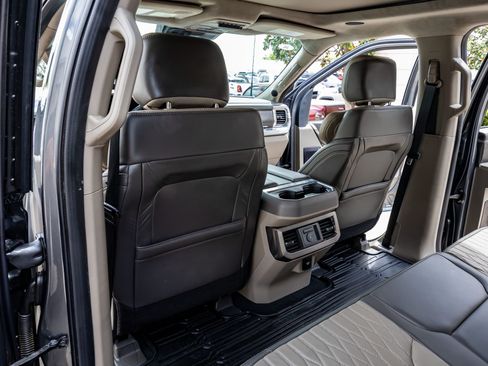 Used 2025 Ford F350 Platinum w/ Platinum Plus Package image 35