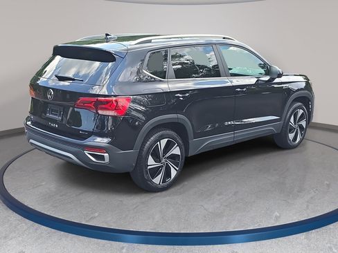 Certified 2023 Volkswagen Taos SE AWD/4WD image 5