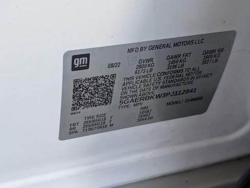 Used 2023 Buick Enclave Essence image 18