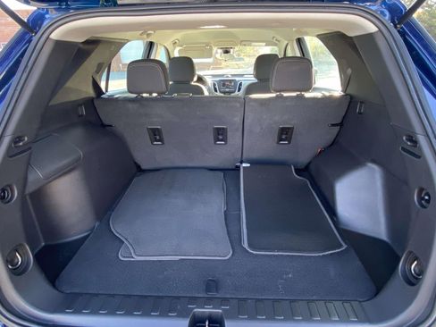 Used 2022 Chevrolet Equinox LS image 9