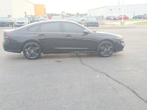 Used 2025 Honda Accord Sport image 9