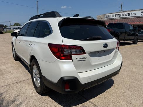 Used 2019 Subaru Outback 2.5i Premium image 5