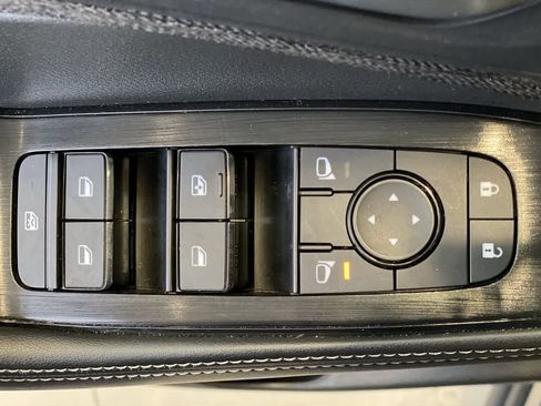 Used 2023 Nissan Rogue SV image 16