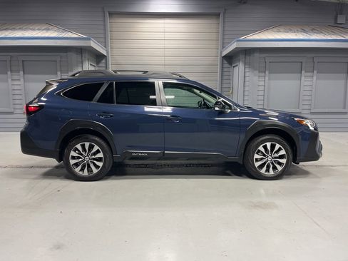 Certified 2025 Subaru Outback Limited w/ Tech Package 2 AWD/4WD image 11