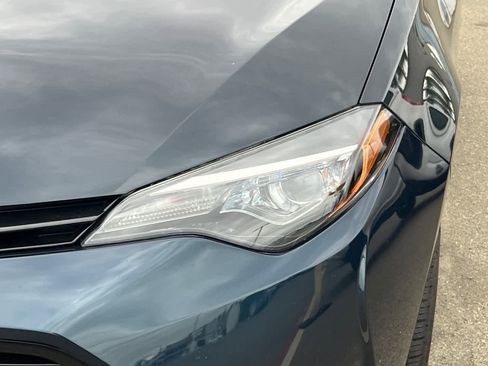 Used 2018 Toyota Corolla LE FWD image 11