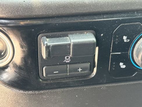 Used 2024 Chevrolet Silverado 2500 LT AWD/4WD image 28