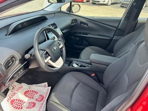 Used 2017 Toyota Prius Two w/ Prius Two Safety Plus Package FWD image 4