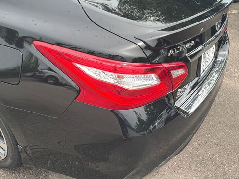 Used 2016 Nissan Altima 3.5 SR FWD image 39