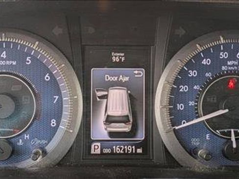 Used 2016 Toyota Sienna XLE FWD image 11