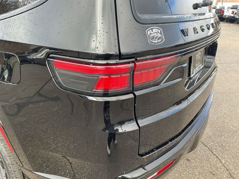 Used 2024 Jeep Wagoneer Series II image 29