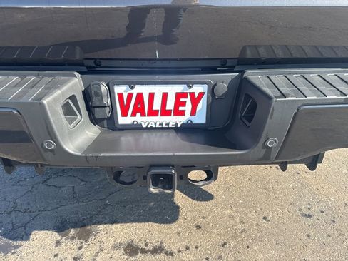 Certified 2024 Ford F250 Lariat w/ Tremor Off-Road Package image 47