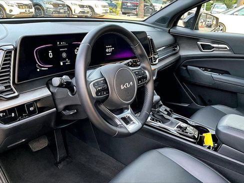 Certified 2023 Kia Sportage X-Line image 9