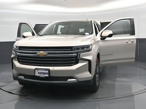 Used 2021 Chevrolet Suburban LT w/ Rear Media and Nav Package AWD/4WD image 61
