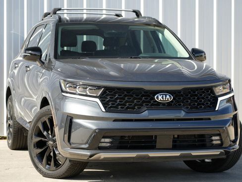Used 2021 Kia Sorento SX image 2