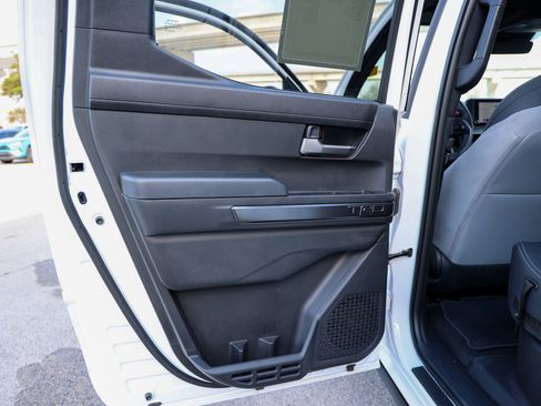 Certified 2024 Toyota Tacoma TRD Sport image 38