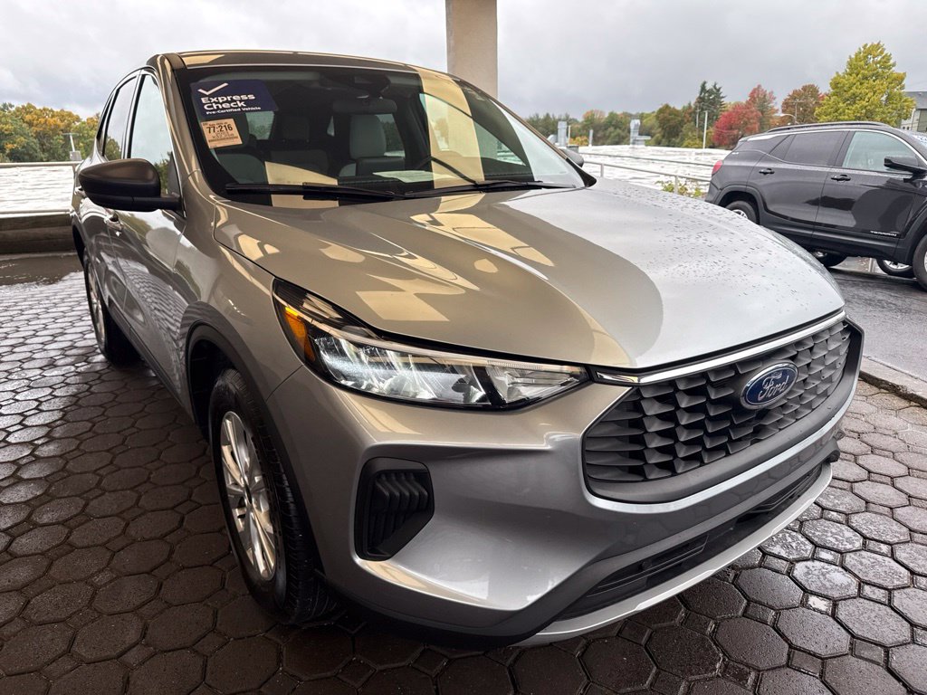 Used 2023 Ford Escape Active AWD/4WD image 4