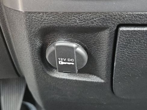 Used 2024 RAM 1500 Classic SLT AWD/4WD image 28