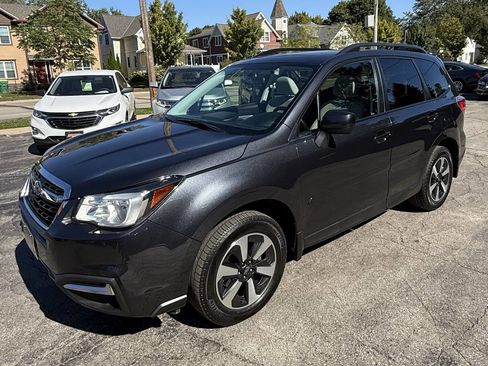 Used 2017 Subaru Forester 2.5i Premium image 3