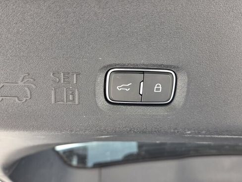 Used 2025 Ford Expedition Platinum AWD/4WD image 14