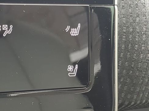 New 2025 Toyota bZ4X AWD image 29