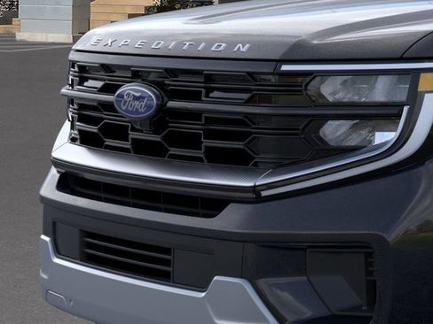 New 2025 Ford Expedition Max Platinum w/ Driver's Package AWD/4WD image 17
