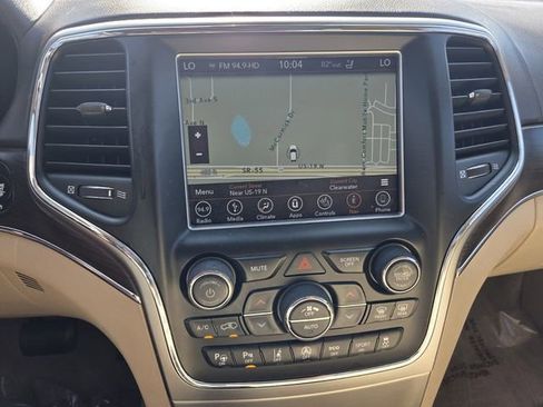 Used 2018 Jeep Grand Cherokee Overland RWD image 25