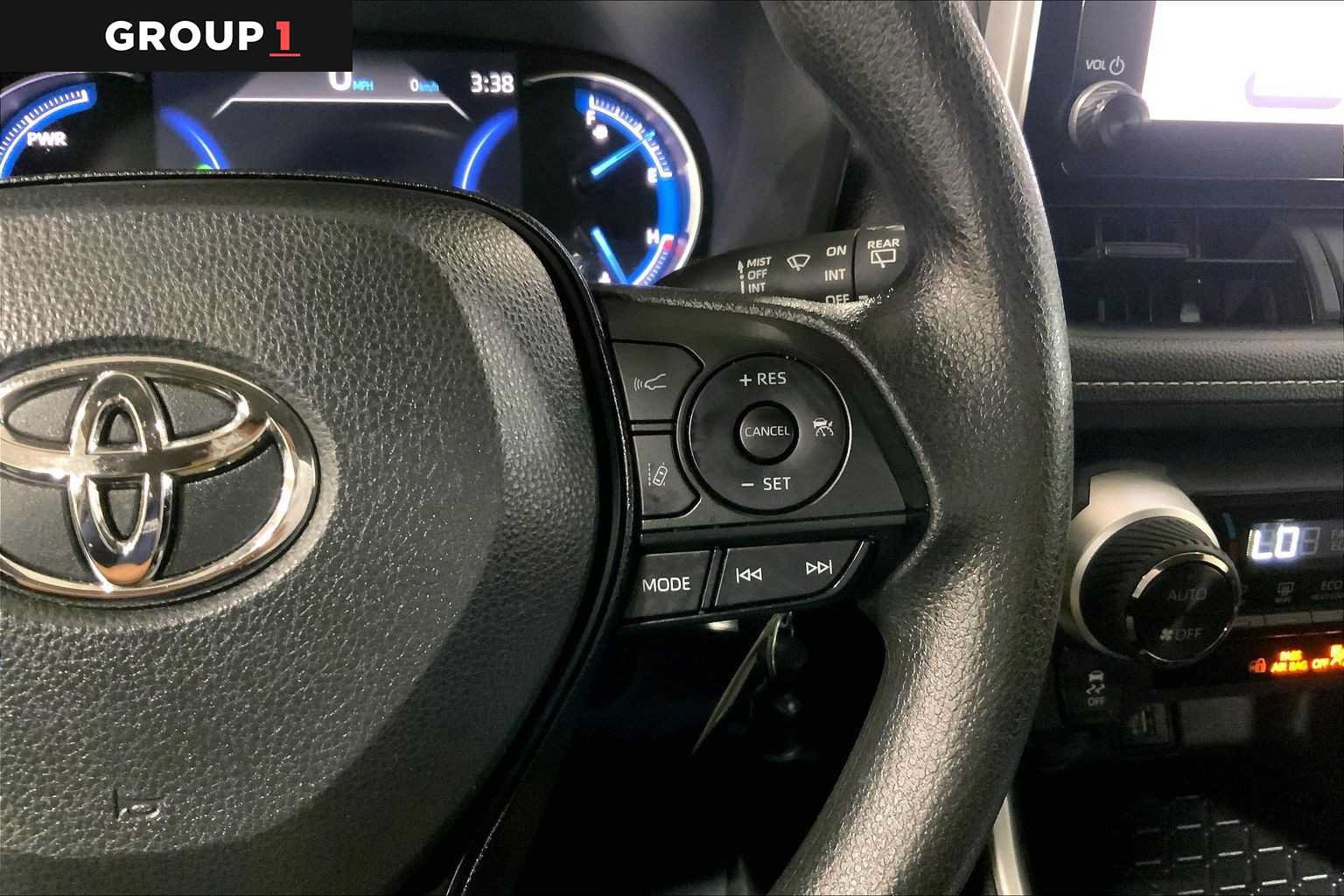 Certified 2025 Toyota RAV4 LE AWD/4WD image 25