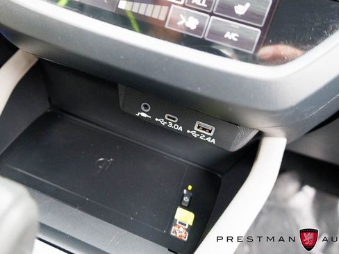 Used 2025 Subaru Forester Premium image 29