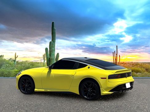 Used 2023 Nissan Z w/ Floor Mat Package (L93) RWD image 4