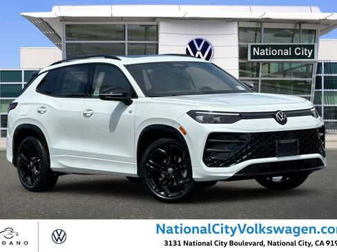 New 2026 Volkswagen Tiguan SE R-Line FWD image 1