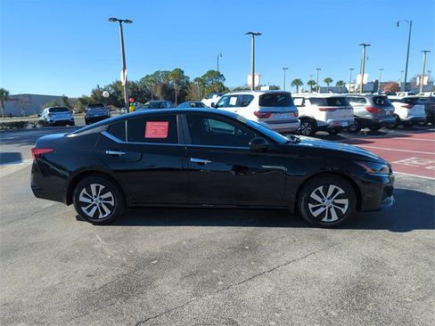 Certified 2024 Nissan Altima 2.5 S image 2