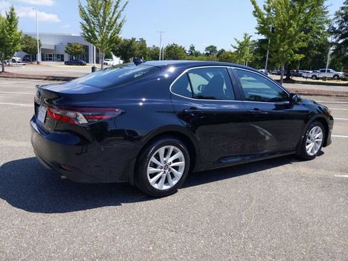 Used 2023 Toyota Camry LE w/ Convenience Package image 4