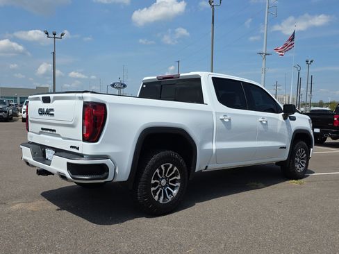 Used 2022 GMC Sierra 1500 AT4 w/ AT4 Preferred Package AWD/4WD image 5