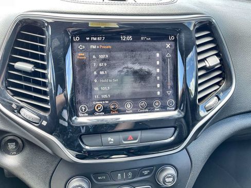 Used 2019 Jeep Cherokee High Altitude AWD/4WD image 12