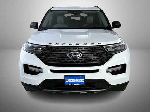 Used 2021 Ford Explorer XLT w/ Equipment Group 202A AWD/4WD image 2