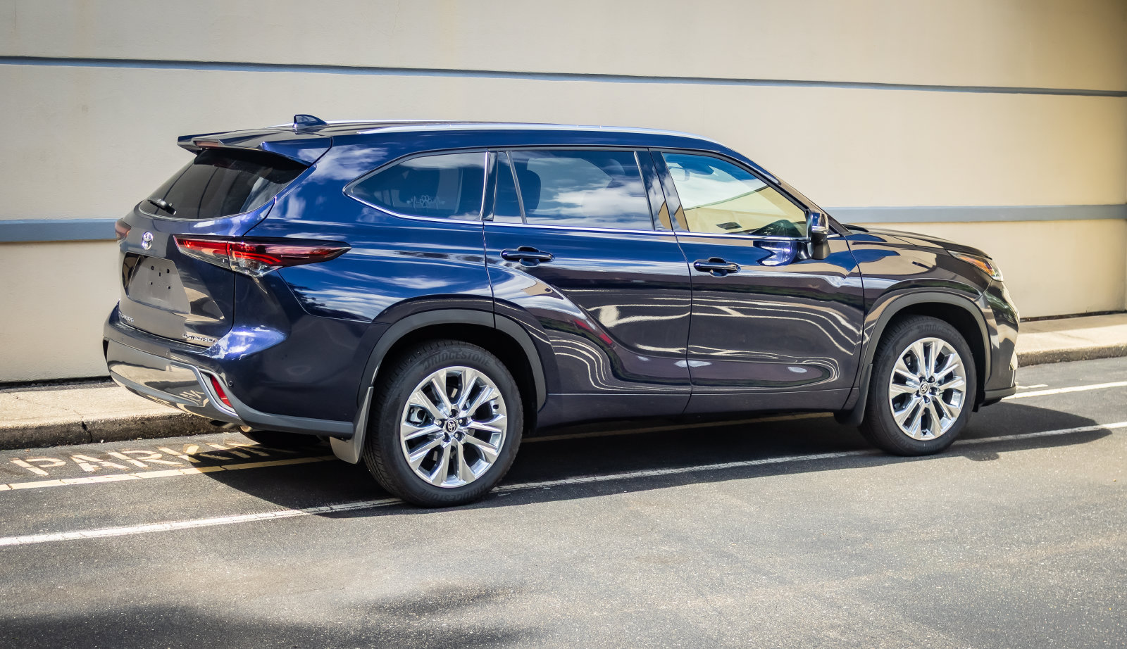 Used 2026 Toyota Highlander Limited AWD/4WD image 8