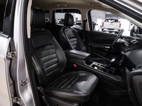 Used 2019 Ford Escape Titanium AWD/4WD image 32