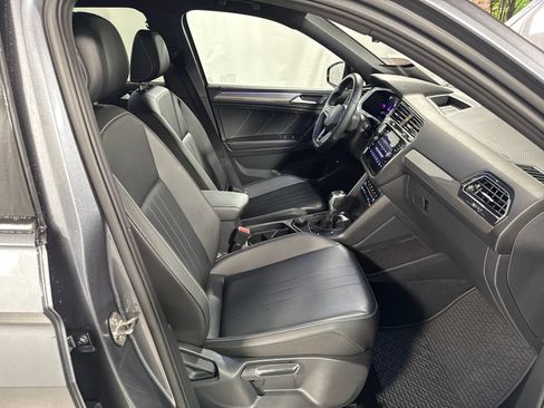 Used 2022 Volkswagen Tiguan SE R-Line AWD/4WD image 28