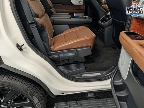 Used 2024 Lincoln Navigator Reserve AWD/4WD image 27