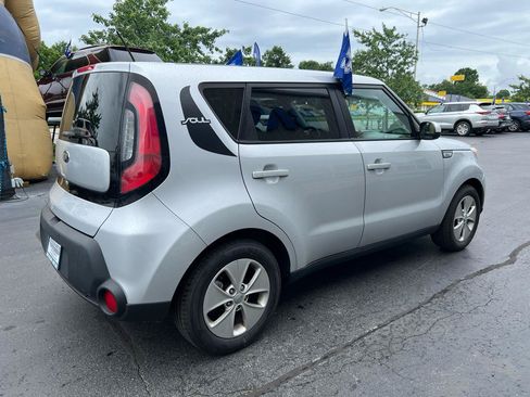 Used 2015 Kia Soul FWD image 6
