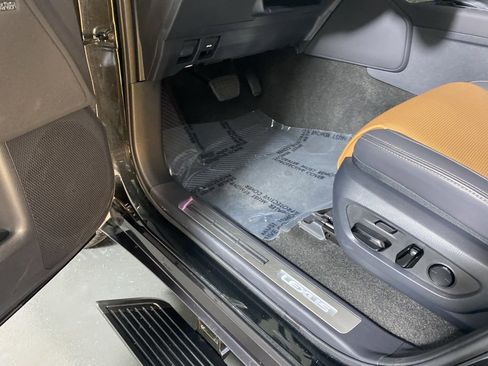 Used 2024 Lexus GX 550 image 25