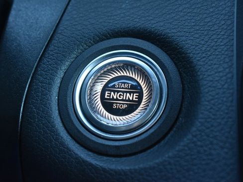 Used 2020 Mercedes-Benz GLC 300 4MATIC image 28