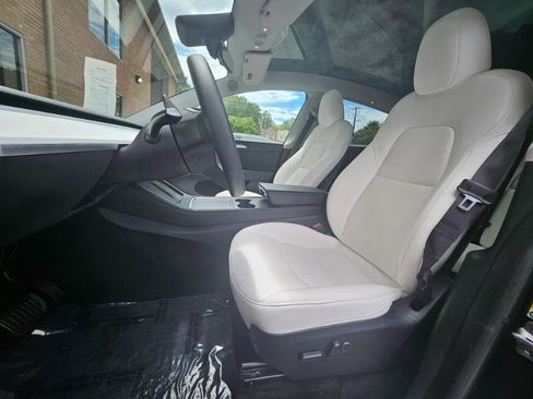 Used 2023 Tesla Model Y AWD image 36