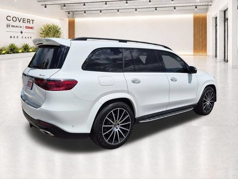 Used 2024 Mercedes-Benz GLS 580 4MATIC image 11