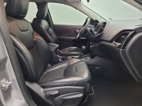 Used 2020 Jeep Cherokee Latitude Plus image 21