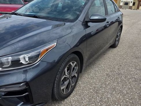 Used 2020 Kia Forte LXS FWD image 3