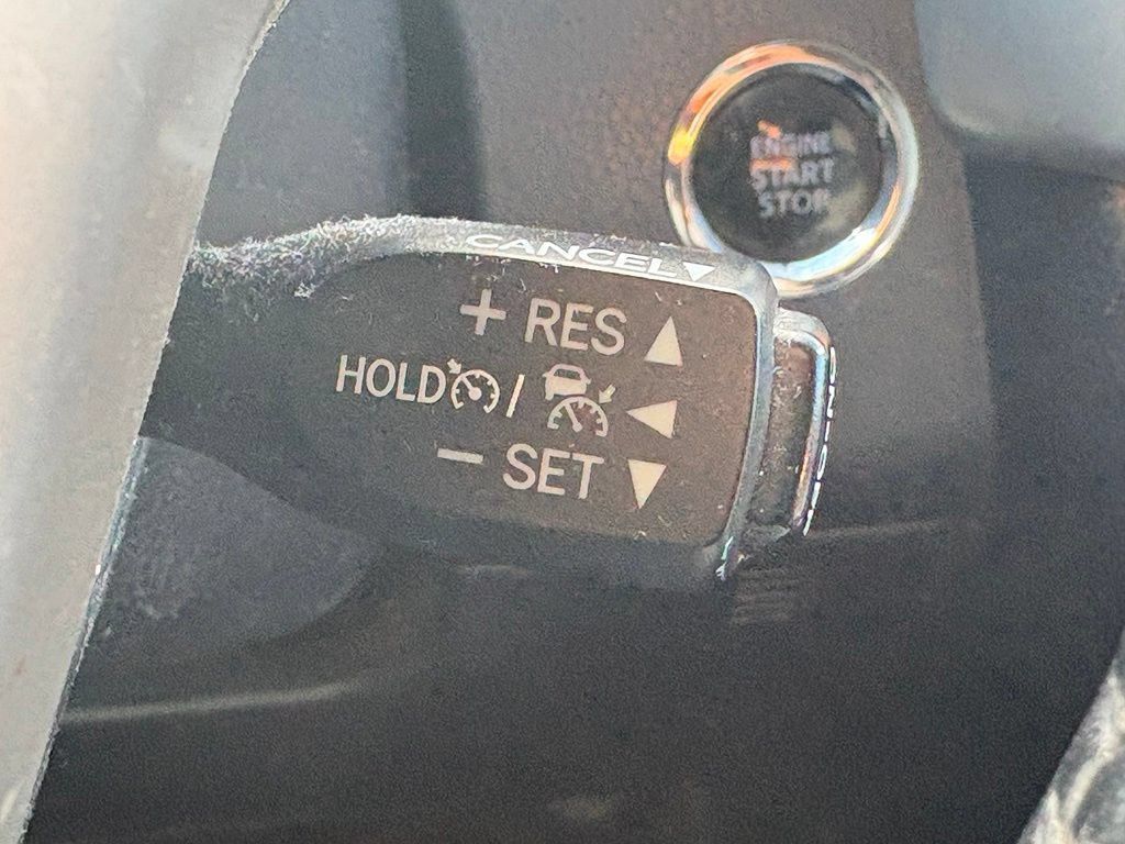 Used 2017 Toyota Highlander XLE w/ Carpet Mat Package FWD image 17
