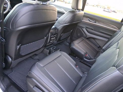 New 2025 Jeep Grand Cherokee L Limited w/ Trailer Tow Package image 18